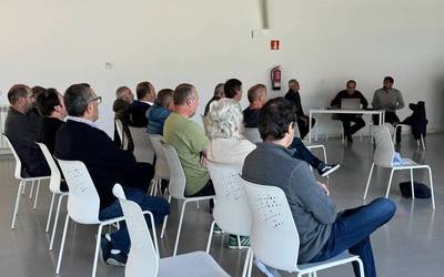 Euskadiko Angulero Elkartea: "Europa osoan arrantzatzen dute angula, guk izan ezik"