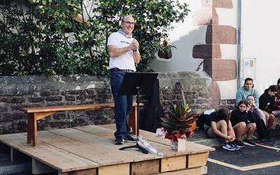 [ARGAZKIAK] Erratzuko Altxuko Dendaren 20. urteurrena ospatu dute