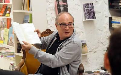 Juankar Mugartza poetarekin olerki tailerra eginen dute urriaren 18an Senperen