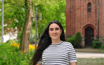 Maddi Dorronsorok arnasguneetako euskaldunen hizkuntza jarreren bueltan egiten ari den ikerketa aurkeztuko du bihar