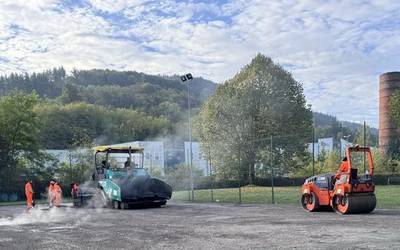 Labegaraietako tenis pistako zorua berritu dute