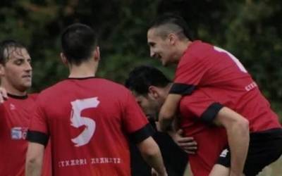 Lagun Arteak lidergoa galdu zuen, eta Etxarri Aranatzek bere partida irabazi