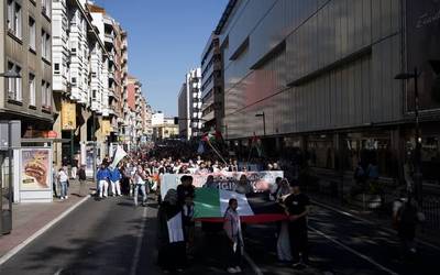 Milaka pertsonak aldarrikatu dute Palestinaren askatasuna Gasteizen