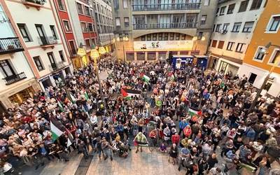 [ARGAZKI GALERIA] Durangaldeko plazak Palestinaren alde bete dituzte beste behin