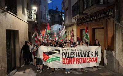 Arratsaldeko mobilizazioetan ere Palestinaren aurkako genozidioa salatu dute