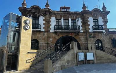 Laudio Udalak Renferekin harremanetan jarri da Bidebideta-Basauriko obrek erabiltzaileen artean sortu dituzten kexak helarazteko