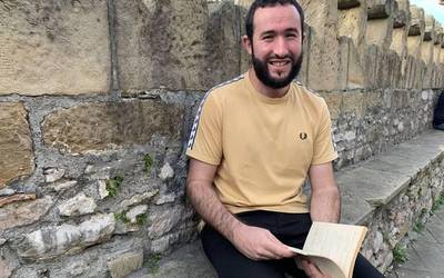 Aitor Tena: "Ezkerreko kristautasuna sustatzeko beharra zuen Herri Gaztedik"