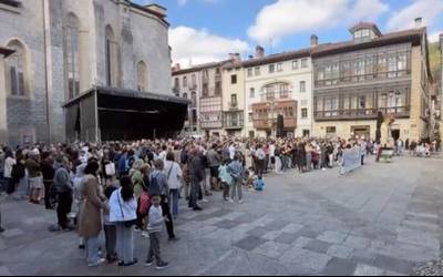 Albistegia: 2025-10-16