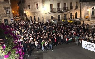 Palestinari elkartasuna adierazi eta Israel isolatzeko eskatu dute bailarako mobilizazio jendetsuetan