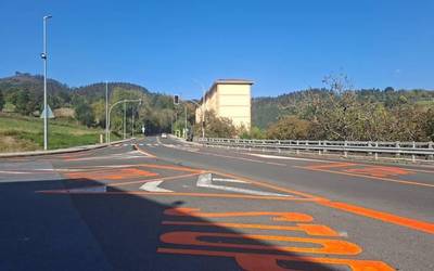 N-634 errepidea hobetzeko lanak martxan, Zaldibarko herrigunean