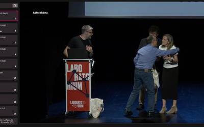 Izarkom eta Tokikom sareko telebista kateek hitzarmena sinatu dute