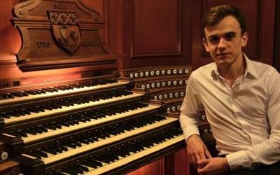 Thomas Ospital organista, etzi, Bergarako San Pedro elizan