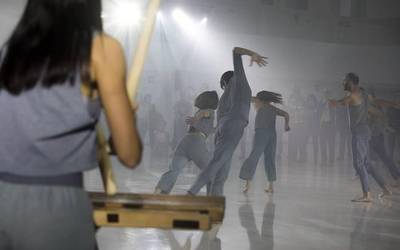 Sarrera bikoitza zozkatuko dugu “Ezberdin berdinak” ikuskizuna ikusteko EiTBko egoitzan