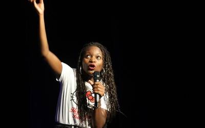 Barre-algarak eragin ditu 'Humor negra' bakarrizketak