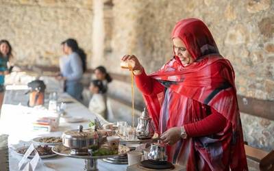 Jatorri ezberdinetako emakumeen artean saretzeko lehen urratsak eman dituzte Orozkon