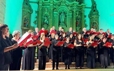 Euskal Herriko Unibertsitateko Abesbatzak emanaldia eskaini zuen larunbatean Laudion