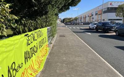 LABek Iurretako Tecnicarton enpresako langile baten kaleratzea salatu du