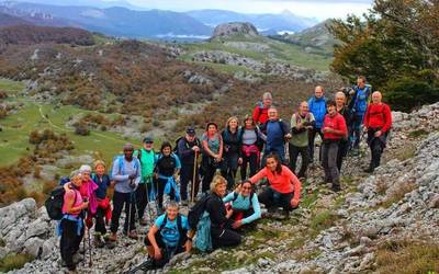 [ARGAZKIAK] 25 lagunek parte hartu dute Arainburukoek Aizkorrira egindako irteeran