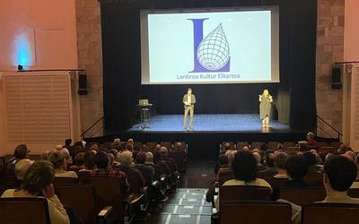 Hitzaldi eta afari "arrakastatsua" Juanjo Alvarezekin