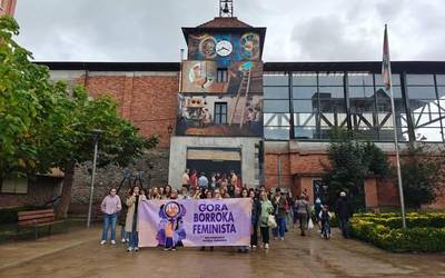 Dozenaka herritar batu dira Artziniegan gertatutako sexu erasoa salatzeko