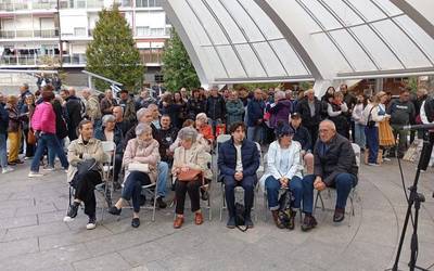 Anton Fernandez eta Josu Murueta gogoratu dituzte poliziak hil zituela 56 urte bete direnean