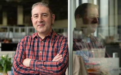 Asier Larrinaga: “Kazetaria ezin da sasi zientziaren hedatzaile izan”