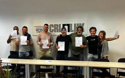 Zortzi hilabeteko greba mugagabea amaitu dute Laudioko bilketa neumatikoa egiten duen enpresako langileek, hainbat helburu beteta