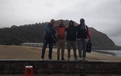 Surf txapelketa lokala giro ezin hobean jokatu dute Antillan