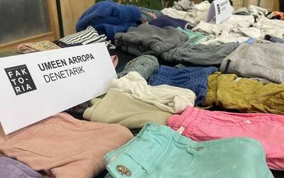 Arropa hilari bizi berri bat eman diote Faktorian