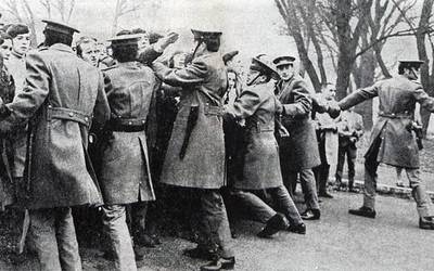 Errepresioaren izenean