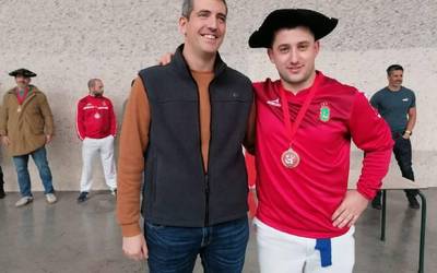 Nafarroako bortz eta erdiko paleta goma txapelketa bosgarrenez irabazi du David Albiasu narbartearrak