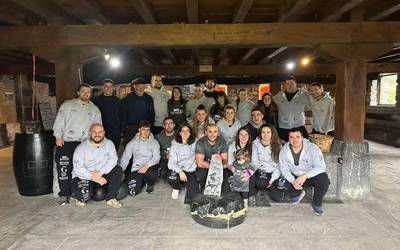 Harri jasotze eskola eta areto futbolekoak