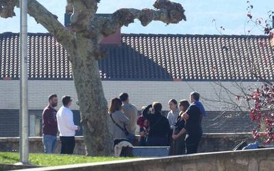 Irurtzungo eta Olaztiko udal kontuak eta istripua autobian