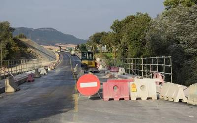 Herrietan larrialdiko obrak egiteko deialdia egin du aldundiak