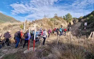 [BIDEOA] Ezkabako ihesaldiko bigarren zatia egin dute Arkupeak elkarteko mendizaleek