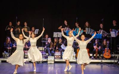 Bergarako Musika eta Dantza Eskolak irudi berria aurkeztuko du bihar