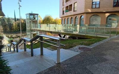 Amurrioko Udalak Foru eta Dionisio Aldama kaleak lotzen dituen igogailu panoramikoaren garbiketa integrala egingo du