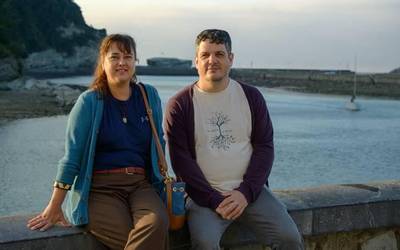 Idoia Errexil eta Joseba Gorordo: "Hain futbol-jokalari ospetsuak ziren, herriak abesti bat ere egin ziela"