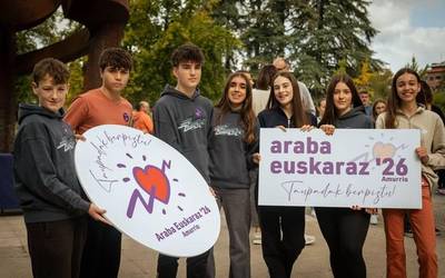 Taupadak berpizteari ekingo diote Amurrion igandean, Araba Euskarazen aurkezpen festan