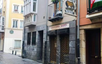 Ateak itxi ditu azkeneko moxal harategiak