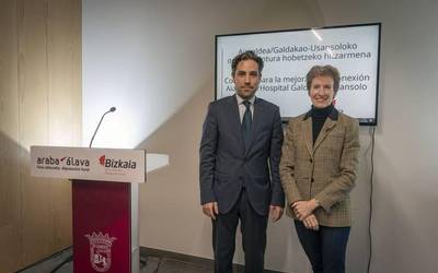 Usansoloko ospitalearen eta eskualdearen arteko autobus zerbitzua hobetzeko hitzarmena adostu dute Arabako eta Bizkaiko Foru Aldundiek
