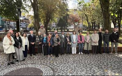 [ARGAZKI GALERIA] Indarkeriaren biktimak omendu dituzte Durangon, Memoriaren Egunean