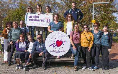 Araba Euskaraz jaiari begira motorrak berotzeari ekin diote