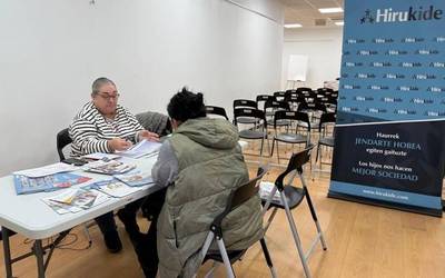 Elkargunean izango da gaur Hirukideren bulego ibiltaria