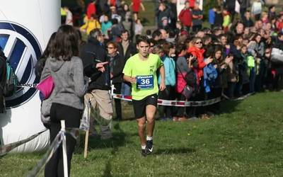 Igande honetara aurreratu dute sanikolasetan egin ohi den VII. Kamel Ziani Krosa