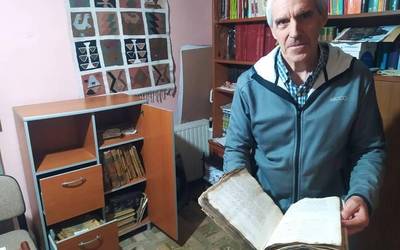 "Parrokiaren jarduera guztiaren erregistroa da"