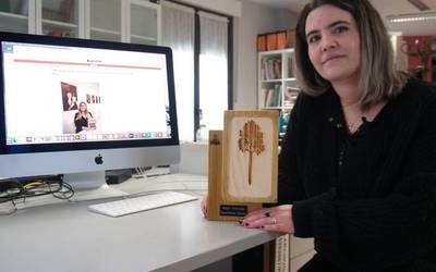 "Tokiko prentsak istorio txiki horiek, herriko istorioak, kontatzeko aukera ematen dugu"