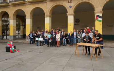 "Aurreko belaunaldiek utzitako tresnak abian jarri nahi ditugu gure herri-harrotasuna erakusteko eta bidea egiteko"