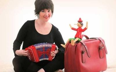 Lur Kortak munduko Istorioak kontatuko ditu Izurtzan