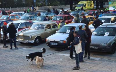 Auto zaharren topaketa solidarioa, bosgarrenez, zapatuan